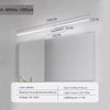 Vista de una luz LED lineal dorada de pared para espejos de tocador e iluminación decorativa interior