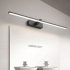 Luz LED lineal de pared sobre un espejo de baño para iluminación uniforme durante el aseo y el maquillaje